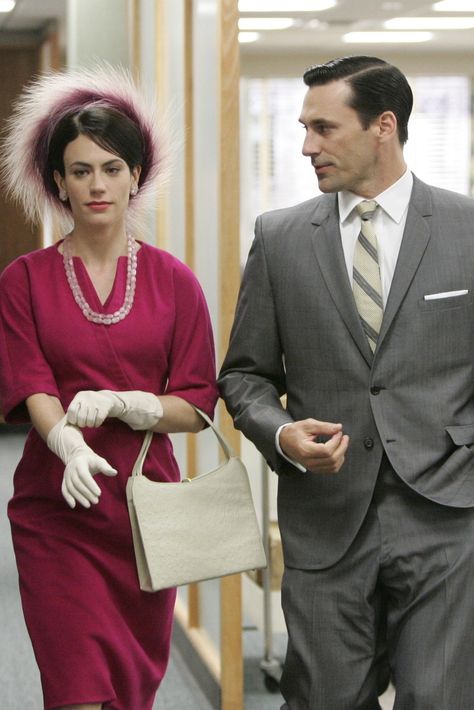 Maggie Siff On Returning To Haunt Dons Dreams In The Mad Men Premiere Mad Men Office, Mens Office Fashion, Mad Men Don, Mad Men Don Draper, Mad Men Decor, Mad Men Costume, Maggie Siff, Mad Men Party, Mad Men Fashion