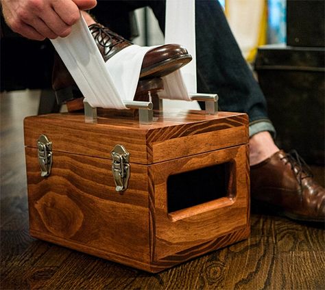 Shoe Shine Box, Wooden Hinges, Shoe Shine Kit, Professional Shoes, Shoe Polish, Mens Gear, Shoe Shine, Shoe Repair, Wooden Shoes