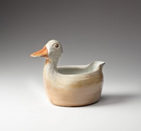 Duck Pinch Pot, Snail Pinch Pot, Ceramic Ducks Pottery, Pinch Pot Ideas Ceramics Animals, Pinch Pot Animal, Pet Pottery, Ceramics Handbuilding, Duck Pottery, Bird Pottery