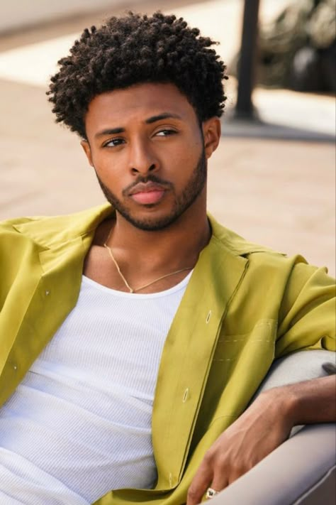 Black Men Hairstyles Twist, Afro Hair Fade, Black Man Haircut Fade, Twist Hair Men, Hairstyles Twist, Diggy Simmons, Taper Fade Curly Hair, Hair Twists Black, Afro Hairstyles Men