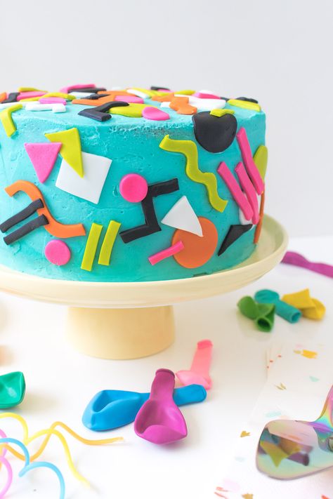 80s Cake Ideas, 90s Birthday Cake, 80s Cake, 80s Birthday, 90s Birthday, 80s Birthday Parties, 90s Theme Party, Diy Birthday Cake, 90s Throwback