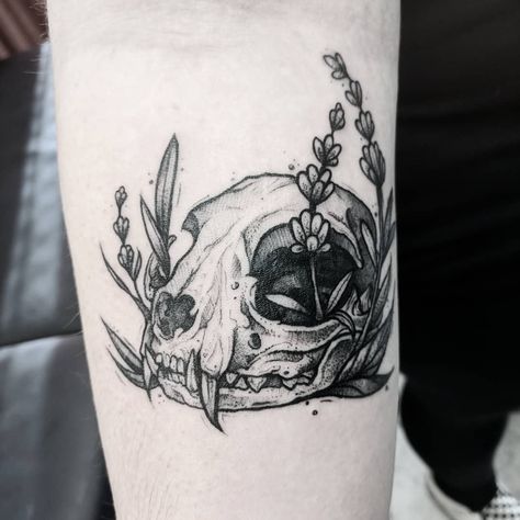 Cat Skull Tattoo, Bird Skull Tattoo, Stippling Tattoo, Skull Tattoo Flowers, Soft Tattoo, Cute Animal Tattoos, Daffodil Tattoo, Occult Tattoo, Rune Tattoo