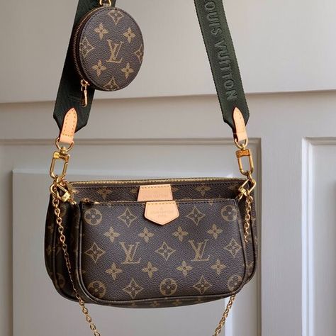 燎Louis Vuitton Multi Pochette Accessoires Monogram Canvas Crossbody Bag Round Coin Purse, Louis Vuitton Multi Pochette, New Year Is Coming, Canvas Crossbody Bag, Vuitton Handbags, Louis Vuitton Handbags, Monogram Canvas, Cowhide Leather, Gifts For Family