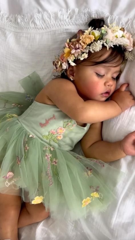 Spring Pics, Daughter Style, Photography Outfits, Princess Tutu Dress, First Birthday Dresses, Baby Mine, Green Things, Infant Flower Girl Dress, Engagement Dress