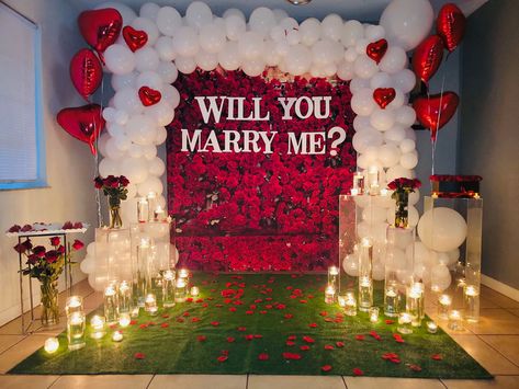 Cute Marriage Proposals, Marry Me Decor, Marry Me Backdrop, Surprise Proposal Ideas, Proposal Ideas At Home, Candle Light Dinner Ideas, Balloon Proposal, Wedding Proposal Ideas Engagement, Surprise Proposal Pictures