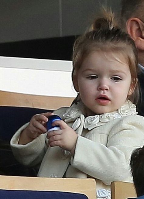 Harper Beckham Khai Malik, David Beckham Family, Beckham Family, Art Bio, Harper Beckham, David And Victoria Beckham, Famous Kids, Brooklyn Beckham, Victoria B