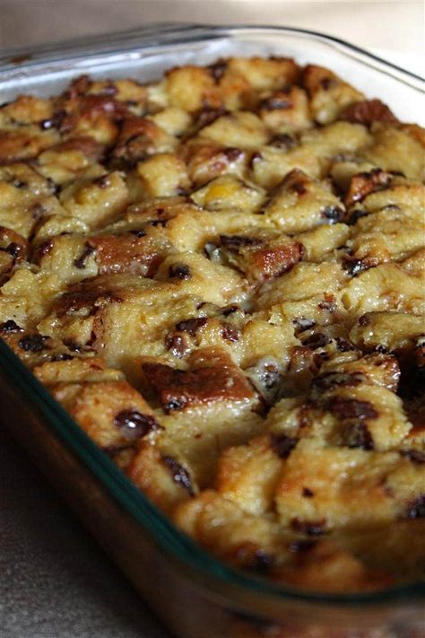 Panettone Bread Pudding Ina Garten, Pantone Bread Pudding, Panatone Bread Pudding, Panatone Bread, Bread Pudding Breakfast, Breakfast Christmas Morning, Caramel Extract, Christmas Panettone, Panettone Bread Pudding