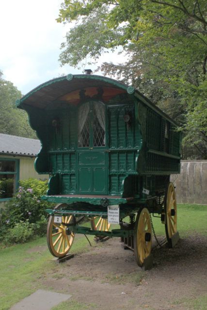 The traditional horse-drawn wagons used by British Romani Romani People, Horse Drawn Wagon, Shepherds Hut, Horse Drawn, Old Master, Wagons, Yorkie, The Vintage, Caravan