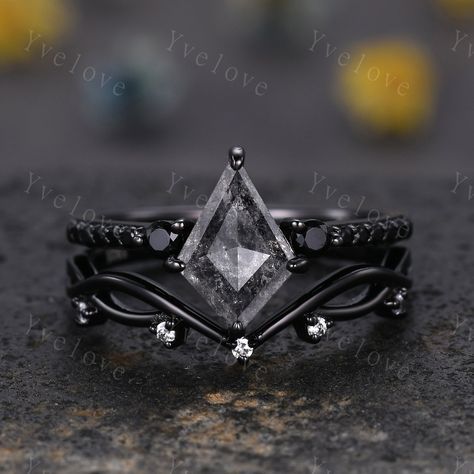 Black Diamond Engagement Ring Gothic, Salt And Pepper Diamond Ring Kite, Black Metal Engagement Ring, Black Wedding Band Women, Black Band Wedding Rings For Her, Goth Wedding Bands, Black Gem Engagement Rings, Dark Fantasy Engagement Ring, Black Gem Ring