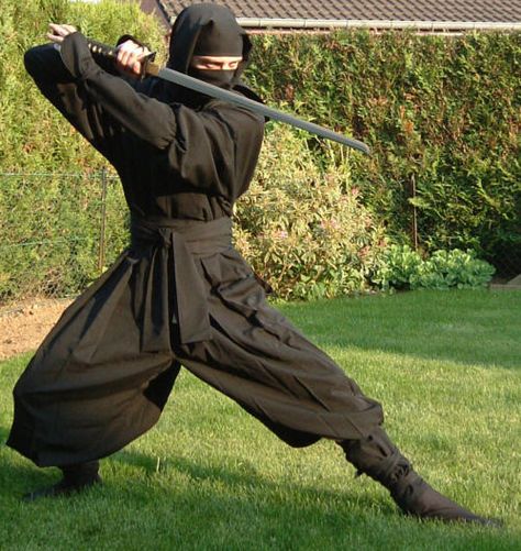 Hello tenno, When Melee 2.0 was about to come out, I was highly interested when they talked about the stance system! However, there's a problem that still l... Real Ninja, Ninja Outfit, Arte Ninja, Ninja Art, Shadow Warrior, Ninja Warrior, Character Poses, Dynamic Poses, Kendo