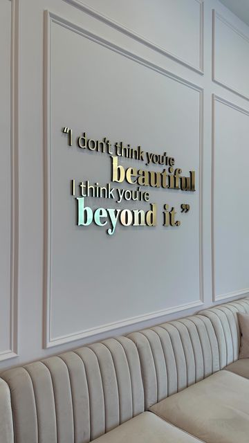 Botox Salon Ideas, Medspa Waiting Room, Beauty Lounge Ideas, Med Spa Decor Ideas, Salon Aesthetic Beauty, Medspa Branding, Med Spa Aesthetic, Luxury Salon Interior Design, Medspa Aesthetic