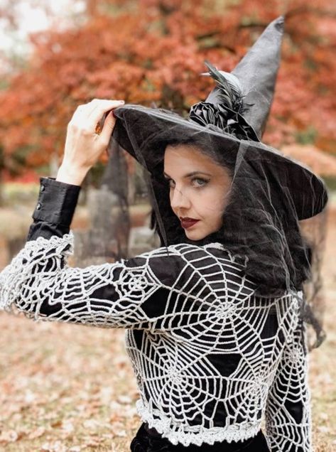 Easy Witch Costume Women, Adult Witch Costumes Diy, Witch Costumes Diy, Easy Witch Costume, Witch Halloween Costume Diy, Homemade Witch Costume, Witch Costume Women, Witch Costume Accessories, Witch Costume Ideas