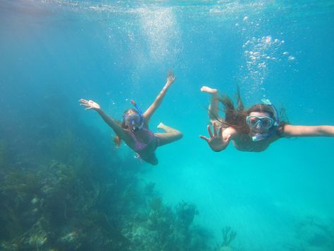 Beach Swimming Aesthetic, Summer Girls Trip Aesthetic, Different Summer Aesthetics, Girls Holiday Aesthetic, Friend Beach Trip, Fun Life Aesthetic, Dance On Beach, Summer Life Aesthetic, Girl Vacation Aesthetic