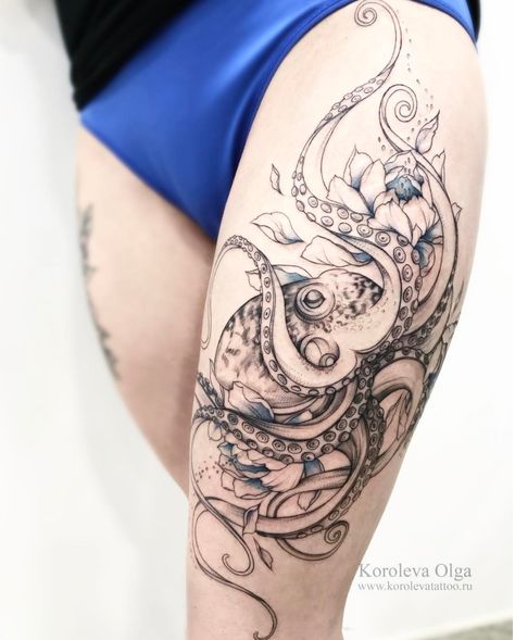 Beautiful octopus tattoo by @olshery Octopus Thigh Tattoos, Mandala Arm Tattoo, Octopus Tattoo Sleeve, Kraken Tattoo, Octopus Tattoo Design, Octopus Tattoos, Ocean Tattoos, Tattoos Geometric, Octopus Tattoo