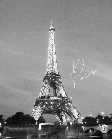 Paris Aesthetic Wallpaper, Aesthetic Star, Aesthetic Paris, Paris Dream, Paris Vibes, Paris Wallpaper, Turn Blue, Aesthetic Poster, Paris Aesthetic