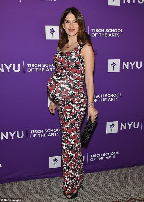 Go incognito in a camouflage print dress like Hilaria's #DailyMail Celebs Pregnant, Pregnant Red Carpet Looks, Celebrity Mom Style, Alec Baldwin Wife, Jessica Alba Pregnant Style, Nicole Trunfio Pregnant, Pregnant Celebrities Red Carpet, Celebrity Maternity Style, Pregnant Celebrities