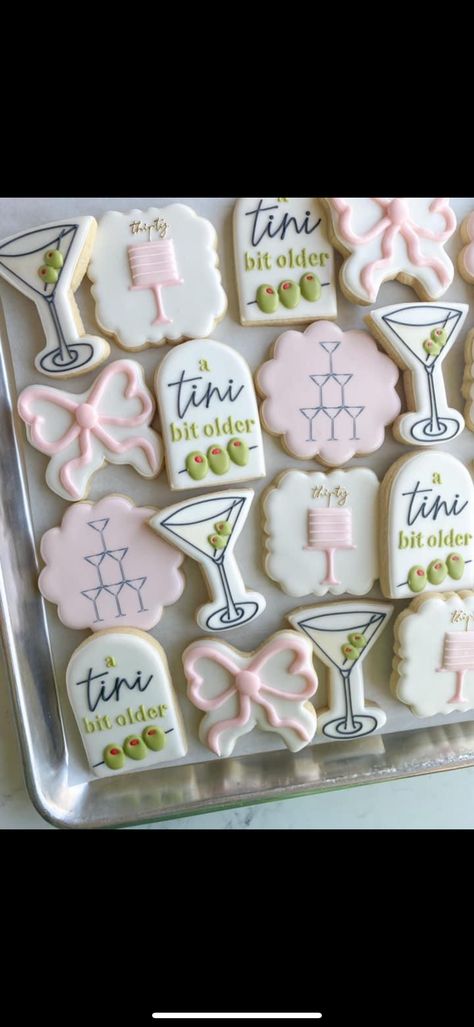 Ladies Night Cookies Decorated, Martini Cookies Decorated, Espresso Martini Cookies Decorated, Espresso Martini Cookies, Martini Cookies, Martini Glass Cookies, Cookie Flooding, Martini Birthday, Glass Cookies