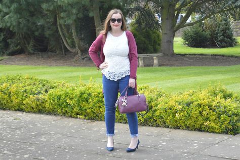 What To Wear With A Purple Handbag Outfit Purple Handbags Outfit, Purple Clutch, Purple Accessories, Purple Handbags, Purple Purse, Build A Wardrobe, Handbag Outfit, Song Of Style, Clutch Purse