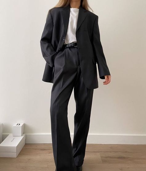 Gender Neutral Formal Attire, Formal Wear Women Aesthetic, Business Formal Aesthetic, Masculine Female Outfits Formal, Women In Masculine Clothing, Formal Masculine Outfit, Women Masculine Outfit, Masculine Business Casual For Women, Masculine Formal Wear For Women