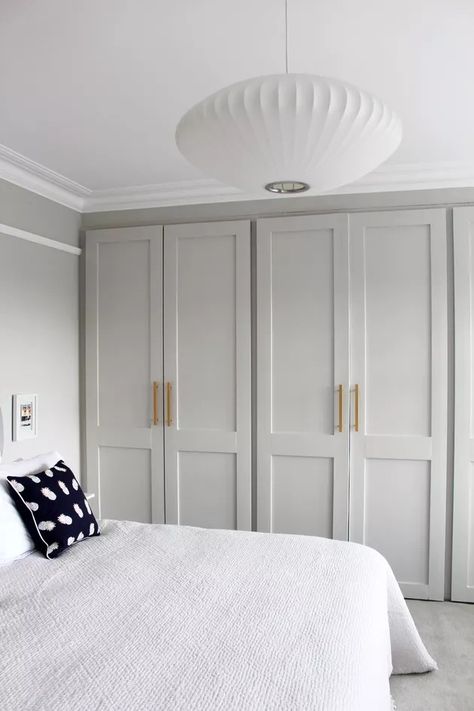 Low-Key, We Can't Get Enough of These 7 Gorg Closet Door Ideas for Bedrooms Closet Door Same Color As Wall, Wardrobe Door Diy, Cupboard With Mirror Closet Doors, Closet Door Alternative Lowe's, Modern Closet Doors Lowe's, Closet Doors Ideas Bedroom, Wardrobe Door Ideas, Bedroom Closet Door Ideas, Closet Door Kis Room