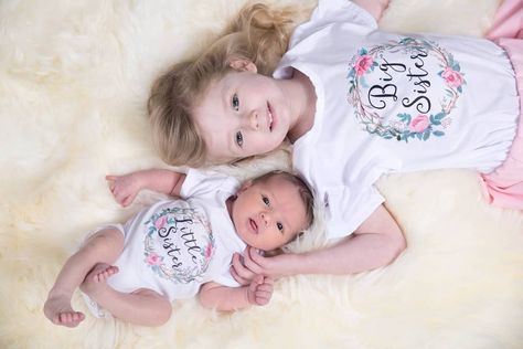 Easter Sister Photoshoot, Big Sister Photo Ideas, Newborn And Big Sister Pictures, Big And Little Sister Photoshoot, Big Sister Little Sister Photoshoot, Big Sister And Little Sister Pictures, Big Sister Pictures, Mom Daughter Photography, Half Birthday Baby