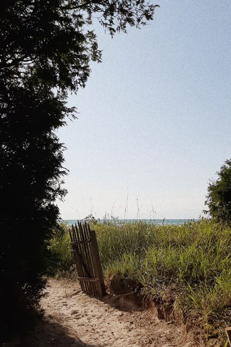 summer boho beach cottagecore aesthetic Secluded Beach Aesthetic, Seaside Cottagecore Aesthetic, Coastal Farm Aesthetic, Marauders Summer Aesthetic, Beach Cottagecore Aesthetic, Ocean Cottage Aesthetic, English Beach Aesthetic, Vintage Seaside Aesthetic, Cottagecore Seaside