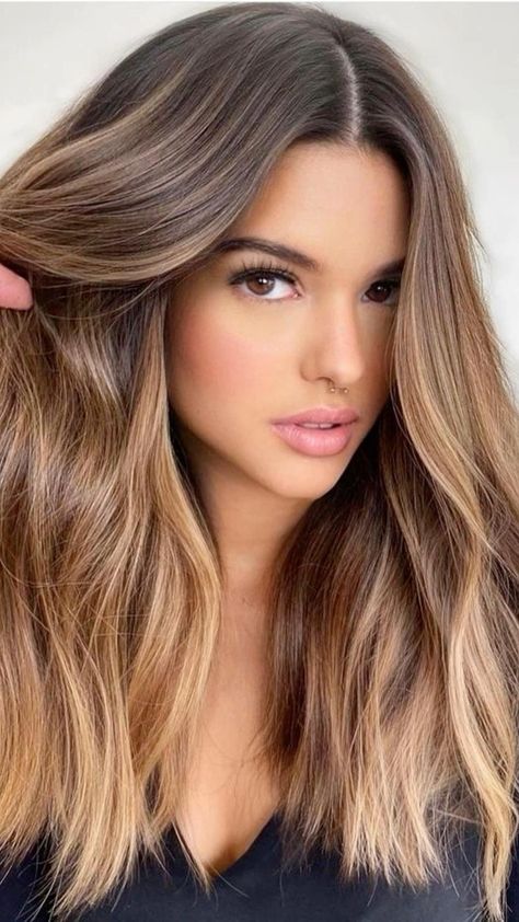 Rambut Brunette, Bronde Balayage, Brown Hair Inspo, Brunette Hair With Highlights, Spring Hair Color, Brunette Balayage Hair, Brown Hair Balayage, Balayage Brunette, Spring Hairstyles