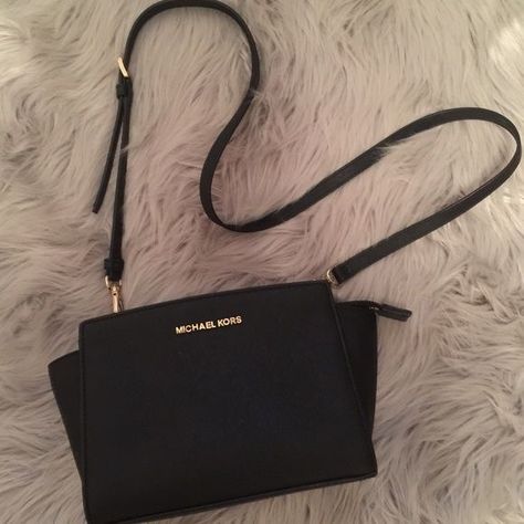 ➶pinterest: TypicalBieber➴ Michael Kors Outfit, Sac Michael Kors, Outlet Michael Kors, Michael Kors Designer, Michael Kors Clutch, Michael Kors Selma, Mk Handbags, Pretty Fashion, Michael Kors Outlet