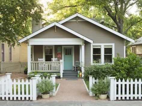 Homes With Great Curb Appeal in Austin, Texas | Landscaping Ideas and Hardscape Design | HGTV Cottage Exterior Colors, Tiny House Plans Small Cottages, Small Cottage Designs, House Makeovers, Small Cottages, Best Tiny House, Cottage Exterior, White Picket Fence, Exterior Paint Colors For House