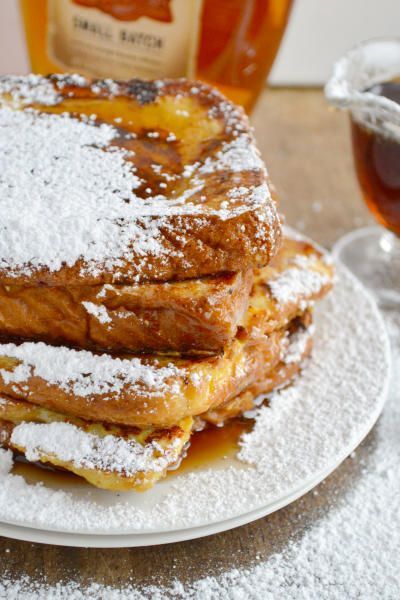 French Toast with Warm Bourbon Vanilla Syrup is topped with powdered sugar. An unforgettable meal! Vanilla Syrup Recipe, Bourbon Syrup, Classic French Toast, Vanilla Bourbon, Best French Toast, Homemade Syrup, Perfect Brunch, Vanilla Syrup, French Toast Recipe