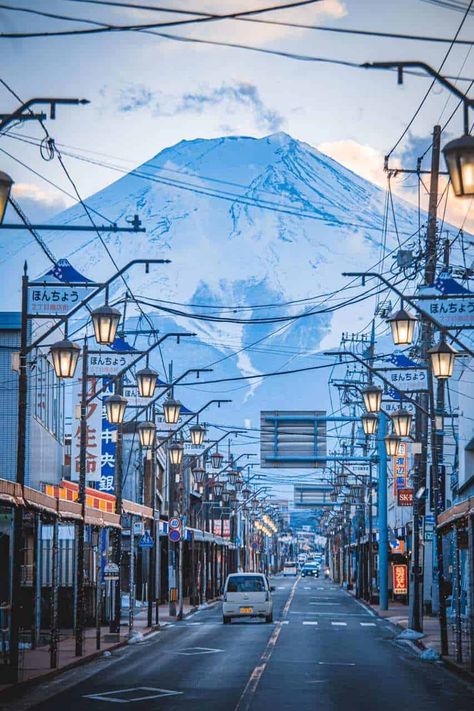 Volcanoes in Japan: The Top 4 Most Beautiful Volcanic Destinations Japan Volcano, Ocean Trench, Japan Tourism, Work In Japan, Anime Places, Monte Fuji, Japan Architecture, Exotic Places, Manama