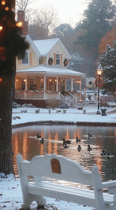 Winter Decor Aesthetic, New England Christmas Aesthetic, New England Winter Aesthetic, Christmas Cabin Aesthetic, Cozy Winter Cottage, New Hampshire Winter, Snowy Farm, Snow Houses, New England Winter