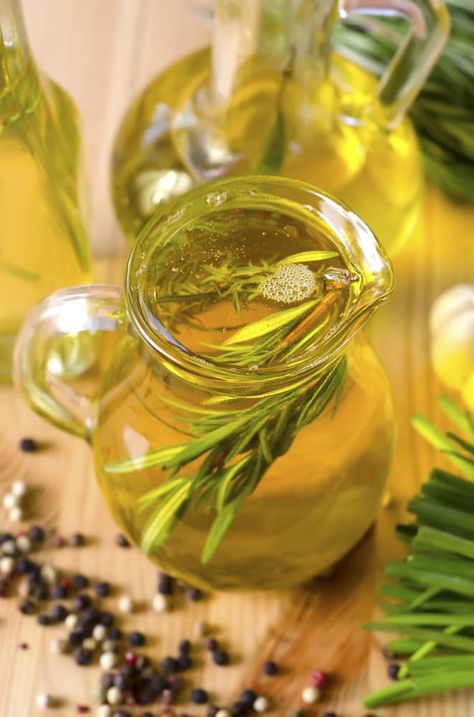 How to Make your own Rosemary Oil | AveSeena How To Use Rosemary Oil, Benefits Of Rosemary Oil, Make Rosemary Oil, Cyberpunk Hair, Benefits Of Rosemary, Spring Hair Trends, Olive Oil Recipes, Infused Olive Oil, Healing Oils