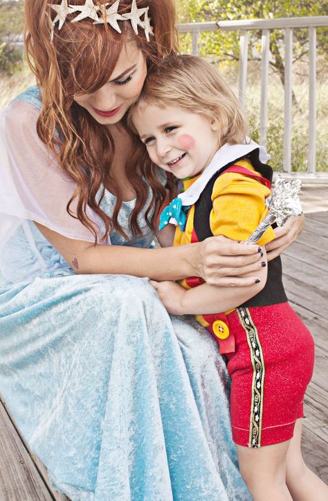 Mother Son Halloween Costumes, The Blue Fairy, Family Halloween Costume, Rapunzel Costume, Easy Diy Costumes, Bff Halloween Costumes, Best Friend Halloween Costumes, Costume Tutorial, Diy Kostüm