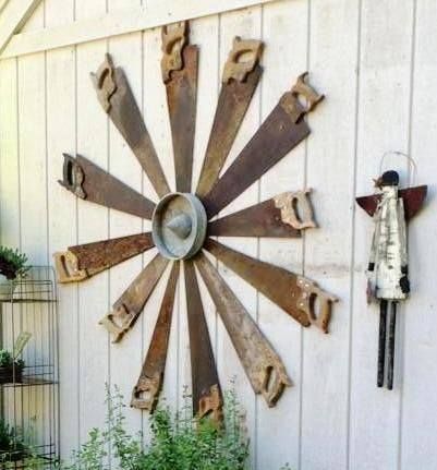 Great use of old hand saws Recycled Garden Art, Flea Market Gardening, Recycled Garden, Barn Decor, Antique Decor, Saws, Garden Shed, Outdoor Projects, Of Wallpaper