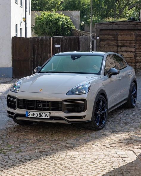 Porsche 4x4, Porsche Mom, Grey Porsche, Porche Car, Porsche Aesthetic, Cayenne Porsche, Porsche Suv, Porsche Macan Gts, Bmw Sport