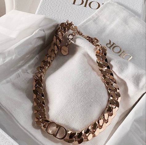 Image uploaded by sündos. Find images and videos about luxury, gold and classy on We Heart It - the app to get lost in what you love. Diamond Bling, Diamond Jewelry Necklace, Dior Jewelry, Girly Jewelry, Jewelry Inspo, Bling Jewelry, Cute Jewelry, Luxury Jewelry, Cartier