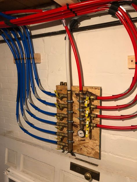 Home Plumbing Diagram, Pex Manifold Diy, Pex Manifold System, Plumbing Manifold, Electrician Jokes, Pex Plumbing Diy, Pex Manifold, Plumbing Ideas, Boiler Heating System