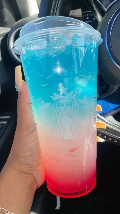 Rainbow Drink Starbucks, Red White And Blue Starbucks Drink, Ny Cheesecake Starbucks Drink, Colorful Starbucks Drinks, Aesthetic Starbucks Pictures, Starbucks Drinks Venti, Starbucks Recipes Summer, Blue Starbucks Drink, Preppy Starbucks Drinks