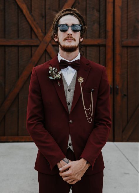 Red Suede Suit Men, Burgundy Suit With Bow Tie, Red Wedding Groom Suit, Burgundy Mens Suit Wedding, Dark Red Wedding Suit, Burgandy Suit Groom, Wine Red Suit Men, Groomsmen Attire No Jacket, Maroon Suit Wedding