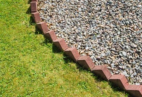 use as garden edge also try for square foot garden Brick Landscape Edging, Brick Flower Bed, Edges Ideas, Landscape Bricks, Brick Garden Edging, Flower Bed Edging, Brick Edging, Aerate Lawn, Brick Garden