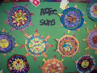 Aztec Suns - 5th grade...excellent lesson on this art blog! Mexican Sun Art, Cultural Art Projects, Romans Ks2, Rainforest Art, Multi Cultural Art, Sa Art, June Art, Aztec Sun, Elementary Art Rooms