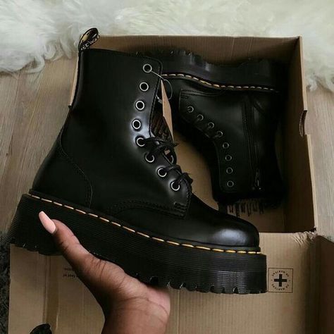 Doc Martin platform boots | dr. Martin boots | leather boots | lace up black boots Dr Martin Boots, Doc Martens Outfit, Doc Martens Boots, Nike Tennis, Shoe Inspo, London Street Style, Aesthetic Shoes, Martin Boots, Dream Shoes