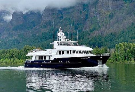 Expedition Yachts, Explorer Yacht, Twin Disc, Boat Service, Cruiser Boat, Yacht Builders, Surround Sound Systems, Below Deck, Yacht For Sale