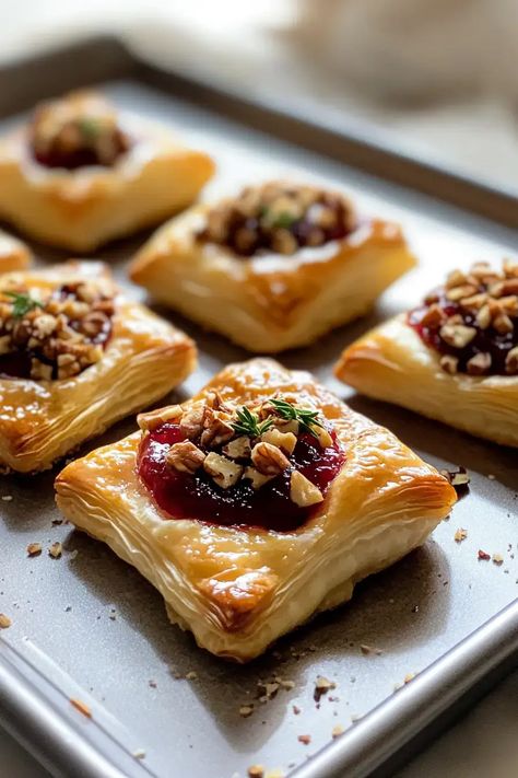 Puff Pastry Brie Bites - MmmRecipes : Easy and Delicious Recipes Brie Recipes Baked Phyllo Dough, Brie Fig Puff Pastry, Puff Pastry And Brie, Brie Puff Pastry Appetizer, Puffed Pastry Recipes, Brie Bites Puff Pastry, Puff Pastry Brie, Pastry Brie, Philo Dough