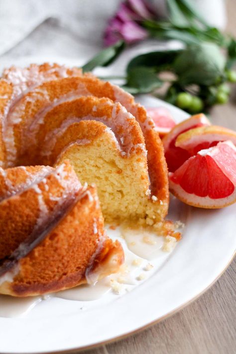 Grapefruit Yogurt Bundt Cake Grapefruit Yogurt Cake, Yogurt Bundt Cake, Yogurt Cake Recipe, Grapefruit Cake, Greek Yogurt Eggs, Grapefruit Recipes, Citrus Cake, Easy Cakes, Lemon Poppyseed Cake