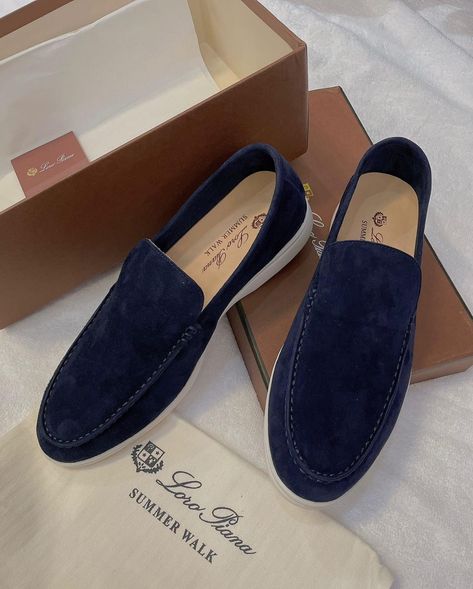 Gentlemen Lifestyle, Gentleman Lifestyle, Blue Loafers, Classy Suits, Subtle Luxury, Stylish Men Casual, Guys Clothing Styles, Elegant Shoes, Men Fashion Casual Outfits