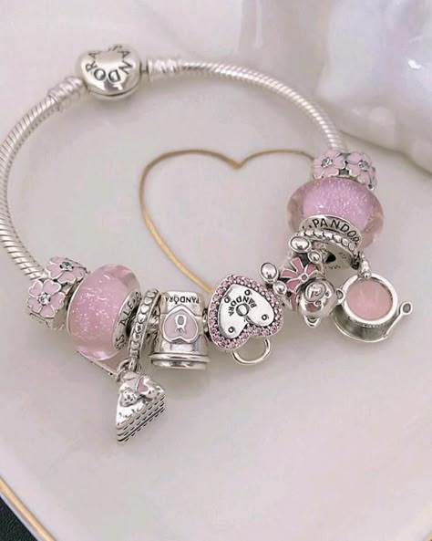 Pandora Bracelet Ideas, Pandora Bracelet Charms Ideas, Girly Bracelets, Pandora Bracelet Designs, Pandora Jewelry Charms, Silver Theme, Bracelet Inspo, Bracelet Pandora, Wrist Jewelry