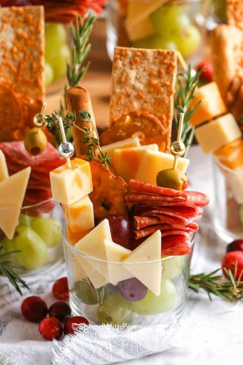 Make these pretty and convenient individual charcuterie cups for ideal portable appetizers that are sure to make an impression at any gathering. These are like tiny charcuterie boards with a selection of meats, cheeses, grapes, pickles, and breadsticks or crackers. It's all arranged in clear plastic cups or glasses. Make them for parties, wedding showers, or anytime a quick, healthy snack is wanted. #charcuteriecups #charcuteriecup #individualcharcuteriecups #spendwithpennies Charcuterie Cups, Spend With Pennies, Holiday Appetizer, Charcuterie Inspiration, Kinds Of Cheese, Charcuterie And Cheese Board, Charcuterie Recipes, Snacks Für Party, Soft Cheese