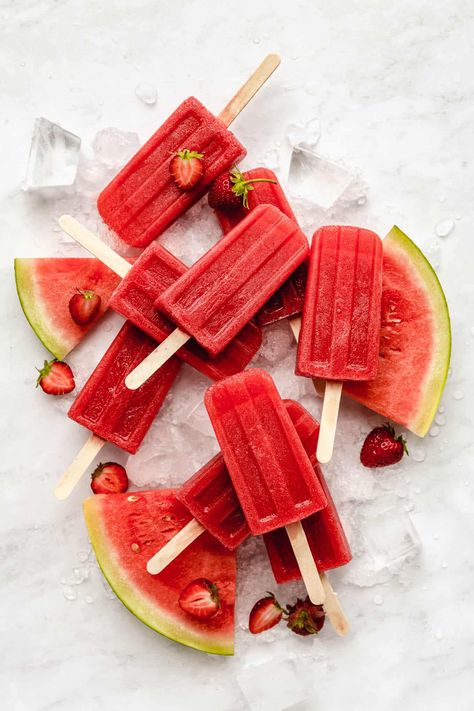 Strawberry Watermelon Popsicles - Choosing Chia Fresh Healthy Recipes, Frozen Treats Recipes, Strawberry Popsicles, Watermelon Popsicles, Vegan Ice Cream Recipe, Refined Sugar Free Recipes, Healthy Popsicles, Frozen Dessert Recipe, Plant Based Snacks